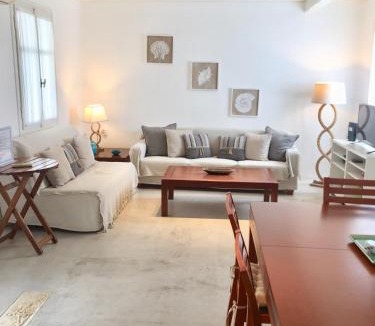Ornos House | Anthos House