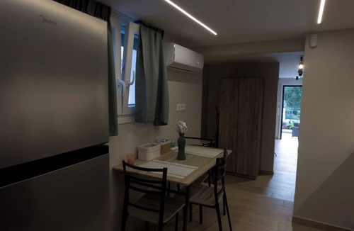 Markopoulon Apartment | Antonio Airport Loft-FREE AIRPORT SHUTLE