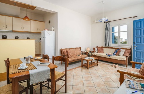 Triovasalos Apartment | Apart House with 2 double beds