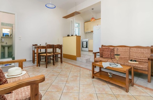 Triovasalos Apartment | Apart House with 2 double beds