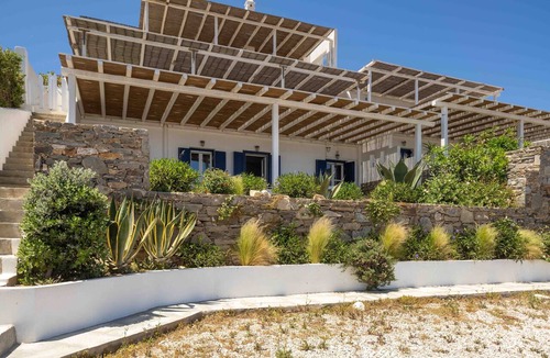 Serifos Apartment | Apartment 'Blue House Agios Sostis' with Sea View, Private Terrace and Air Conditioning