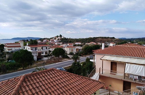 Foinikounta Apartment | Apartment 'Chroma For 2, Finikounda' with Sea View, Wi-Fi and Air Conditioning