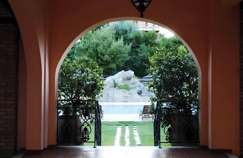 Limni Apartment | Apartment 'Corfu Club Junior Suite' with Shared Pool, Wi-Fi and Air Conditioning