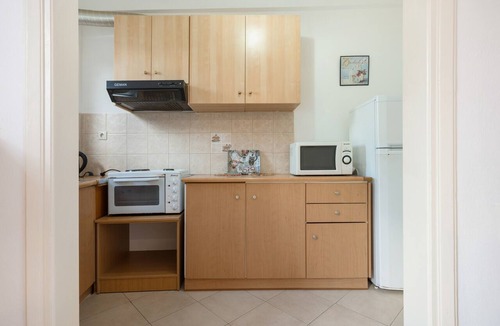 Myrtos Apartment | Apartment 'Deluxe No 4' with Balcony, Wi-Fi and Air Conditioning