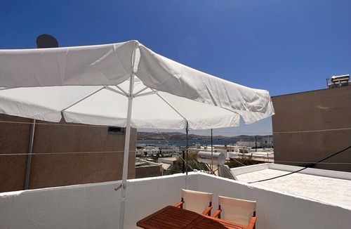 Adamas Apartment | Apartment 'Diana Apartment Adamantas Milos' with Sea View, Wi-Fi and Air Conditioning
