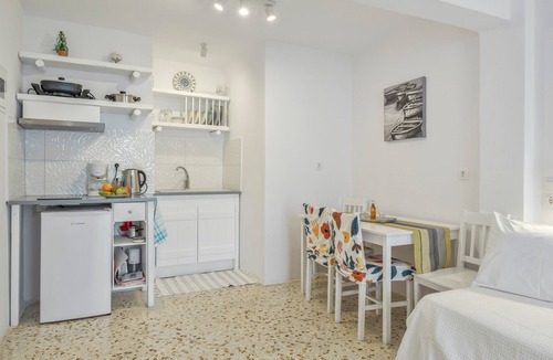 Katapola Apartment | Apartment '- Ground Floor' with Balcony, Wi-Fi and Air Conditioning
