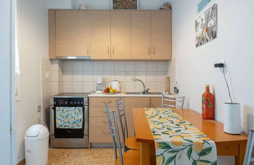 Katapola Apartment | Apartment '- Ground Floor' with Wi-Fi and Air Conditioning