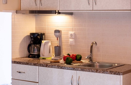 Evgiros Apartment | Apartment 'Iole' with Sea View, Wi-Fi and Air Conditioning