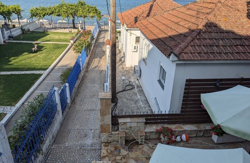 Messini Apartment | Apartment 'Kagias 2' with Sea View, Wi-Fi and Air Conditioning
