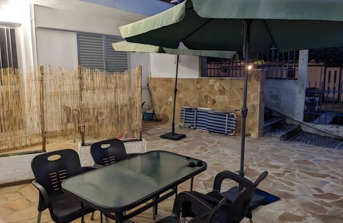 Messini Apartment | Apartment 'Kagias 3' with Private Terrace, Wi-Fi and Air Conditioning