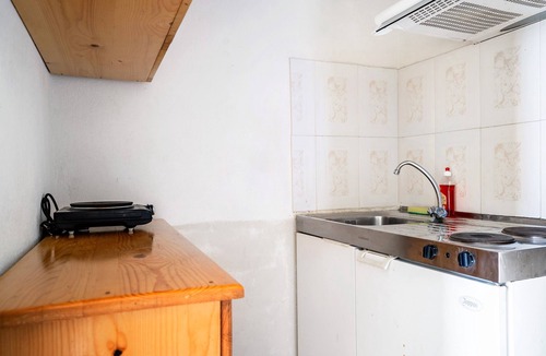 Agios Ioannis Apartment | Apartment "Lefkothea 3" with Sea View, Balcony & Wi-Fi