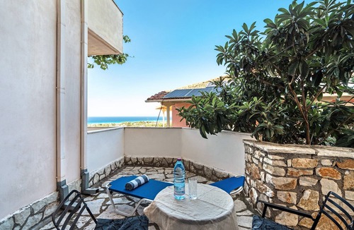 Agios Ioannis Apartment | Apartment "Lefkothea 3" with Sea View, Balcony & Wi-Fi
