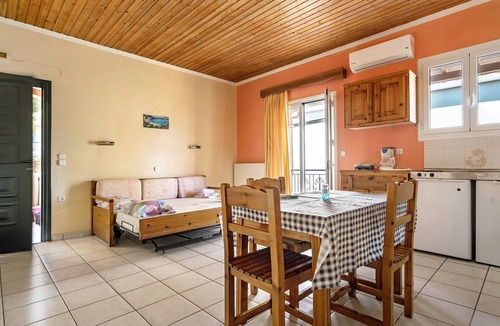 Agios Ioannis Apartment | Apartment "Lefkothea 4" with Sea View, Balcony & Wi-Fi