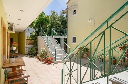 Kalamitsi Apartment | Apartment 'Lenia Studio 1' with Mountain View, Wi-Fi and Air Conditioning