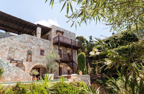 Marathon House | Apartment on the rocks , with sea view