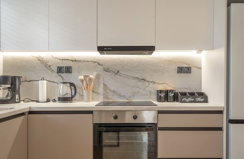 Yenion Apartment | Apartment 'Papanikolis' with Shared Terrace, Wi-Fi and Air Conditioning