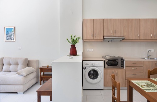 Kos Town Apartment | Apartment 'Port House' with Sea View, Wi-Fi and Air Conditioning