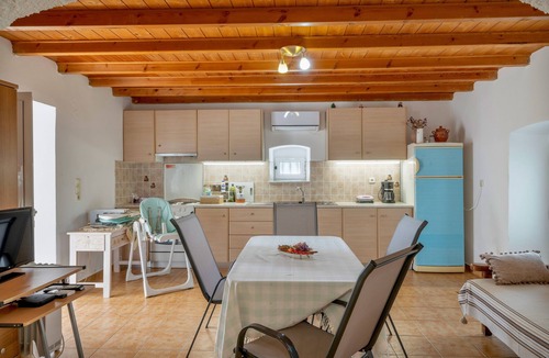 Velies Apartment | Apartment 'Traditional House in Velies, Monemvasia' with Mountain View, Wi-Fi & AC