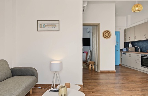 Finiki Apartment | Apartment 'Villa2' with Sea View, Wi-Fi and Air Conditioning