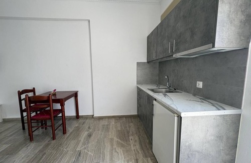 Kamari Apartment | Apartment 'White Wave Studio 4' with Mountain View, Wi-Fi and Air Conditioning