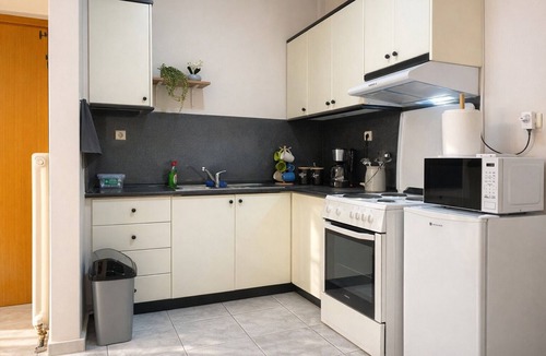 Larissa Apartment | Apartment with Free Parking in the Building