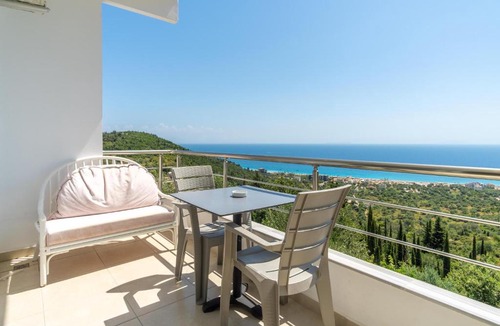Himare Hotel | Aphrodite's Garden