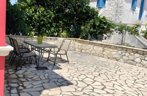 Katomerion Apartment | Appartment 'By The Sea 3' with Private Garden