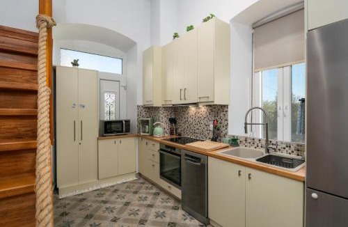 Adamas House | Aragma Home