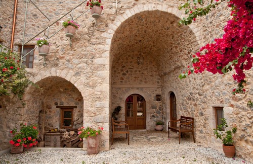 Leonidio Hotel | Archontiko Hatzipanayiotis