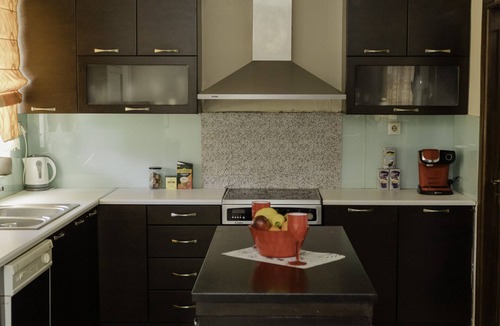 Kounoupidiana Apartment | Arias'- Welcoming Guest House in Kounoupidiana -3km from the beach!