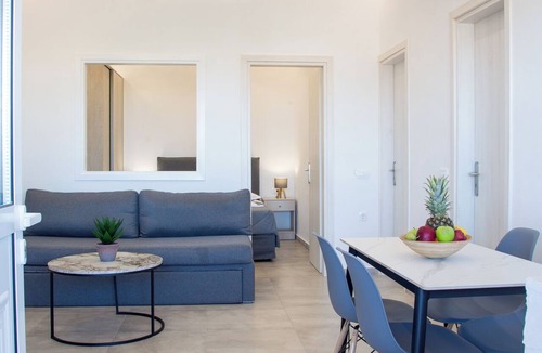 Pyrgos House | Aroma Cavas