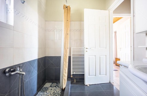 Paralias Ski Chalet | Artemis Breeze
