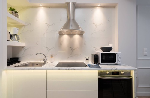 Filopappou Apartment | Artsy Loft in the heart of Koukaki