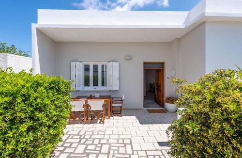 Plaka House | At The Side Of The Castle