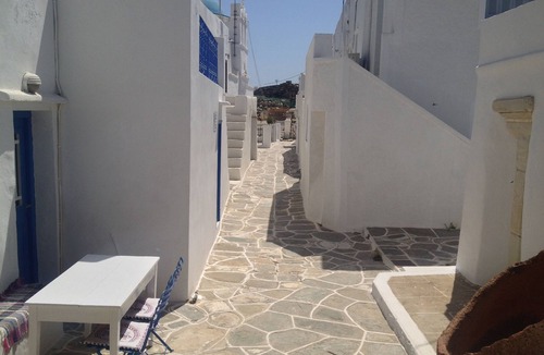 Sifnos Apartment | At the top of Kastro