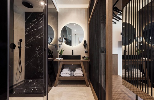 Piraeus Hotel | Athenarum Portus Life & Style Hotel
