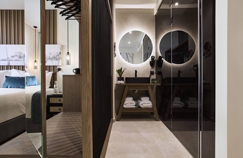 Piraeus Hotel | Athenarum Portus Life & Style Hotel