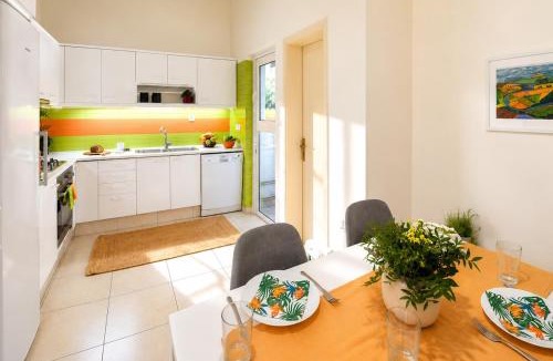 Dafni Apartment | Athens Garden Retreat - Walk to Metro by ΜΡS