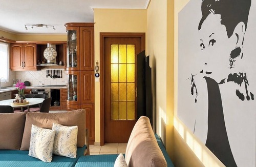 Kaisariani Apartment | Athens Skyline - Spacious 3BR for 5 by ΜΡS