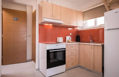 Platanias Town Apartment | Athina Apartments: elegant and affordable maisonettes by the beach