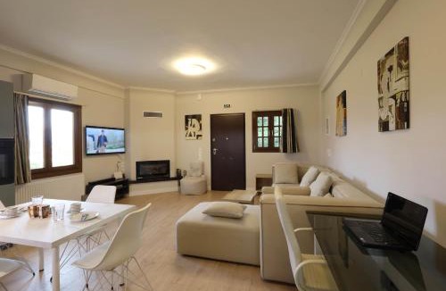 Ioannina House | Avlos Luxury Home-NEW! 5 Min to Ctr