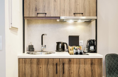 Axos Apartment | Axos Getaway: Cozy Junior Apartment for Couples or Solo Travelers