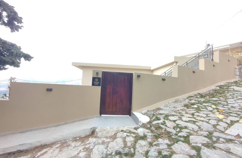 Axos Apartment | Axos Getaway: Cozy Junior Apartment for Couples or Solo Travelers