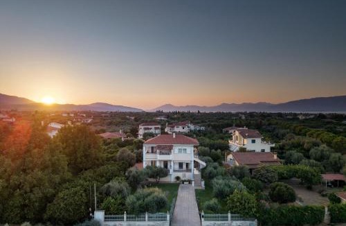 Valimitika House | Azure Garden Retreat