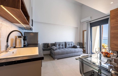 Nea Propontida Apartment | Azzurro e Verde Deluxe Suite 4