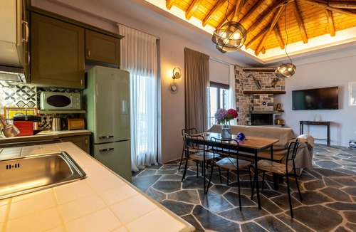 Papa Nero Apartment | Barbarella No2 Apartment with Sea View, Wi-Fi and Air Conditioning