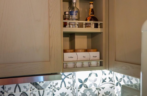 Papa Nero Apartment | Barbarella No2 Apartment with Sea View, Wi-Fi and Air Conditioning