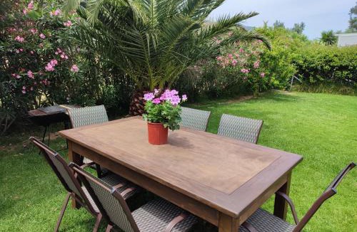 Skiathos Villa | BAREFOOT COTTAGE