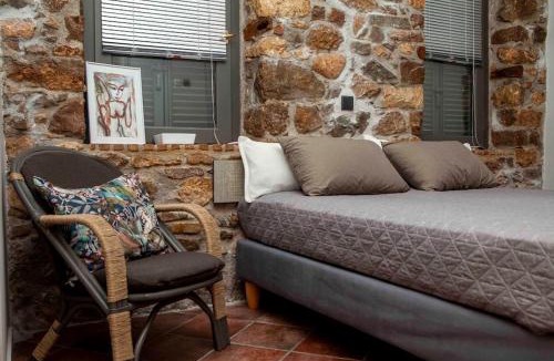 Agios Adrianos House | Barhouse