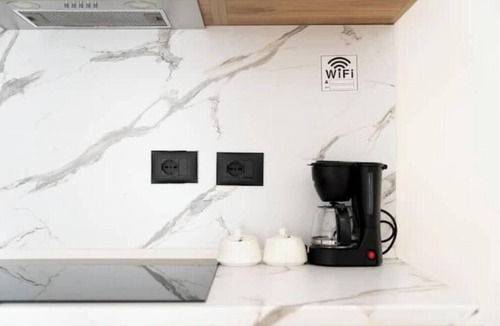 Tirana Apartment | Barrikada-E – Central Tirana Apartments with Balcony & Netflix